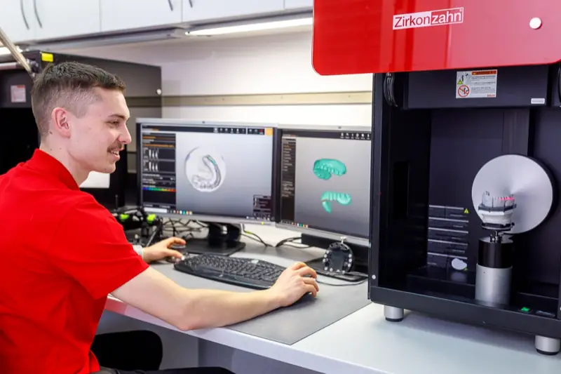 CAD/CAM-Arbeitsplatz bei Pietz Zahntechnik